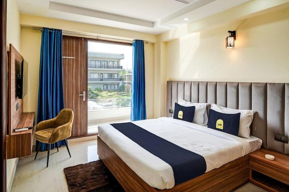 Dm 45 Near Huda City Centre Bed and Breakfast Gurgaon Eksteriør billede